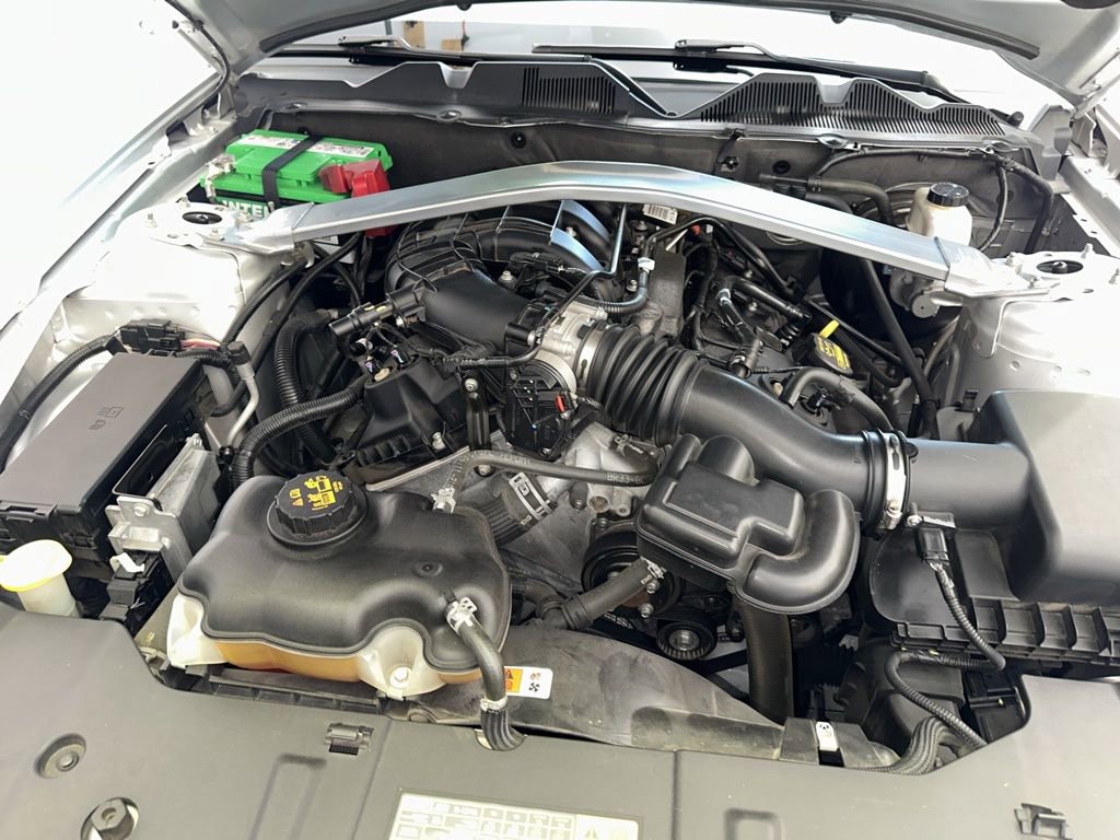 Used 2013 Ford Mustang Premium RWD image 15