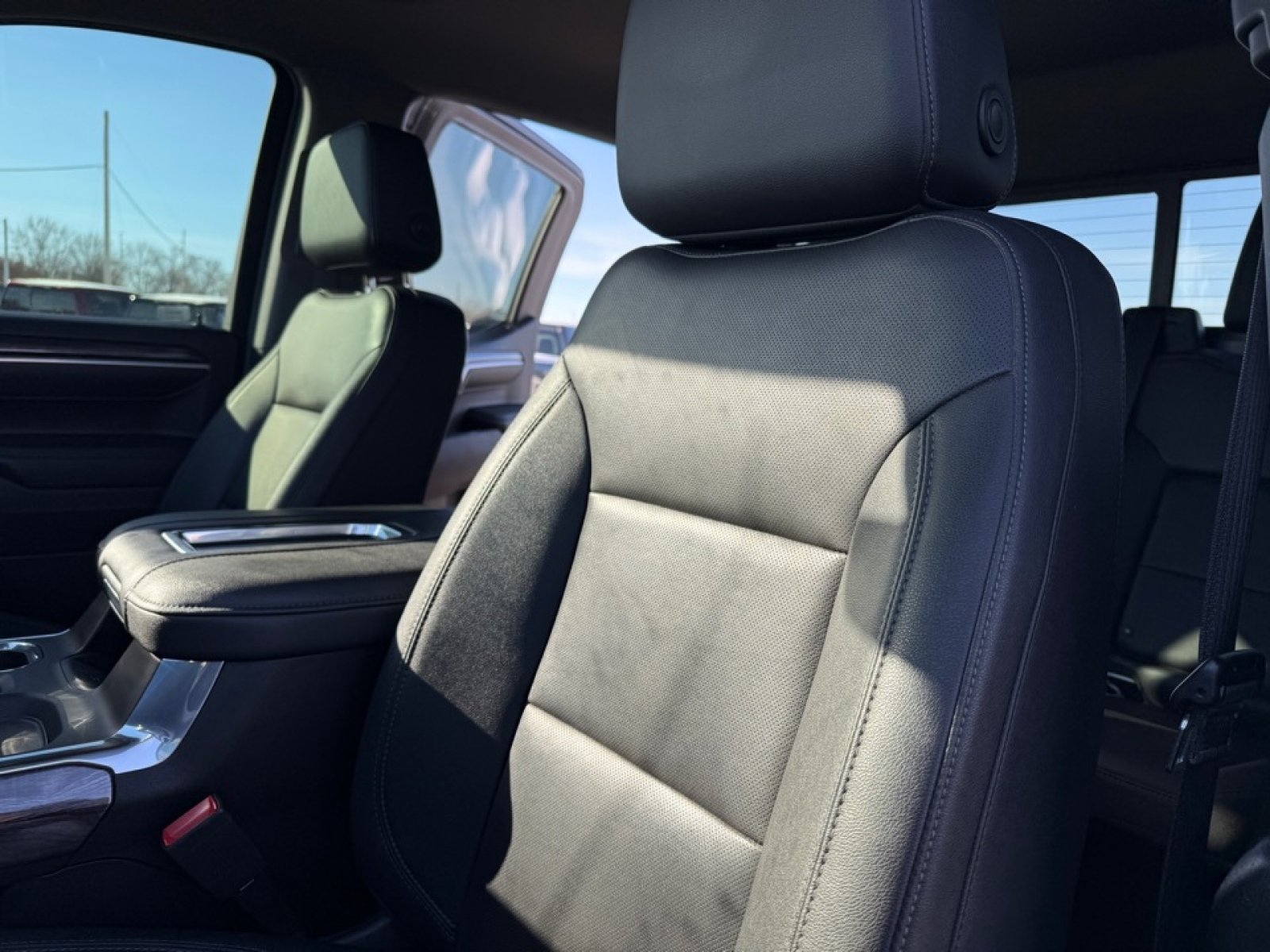 Used 2022 Chevrolet Silverado 1500 LTZ w/ Technology Package image 16