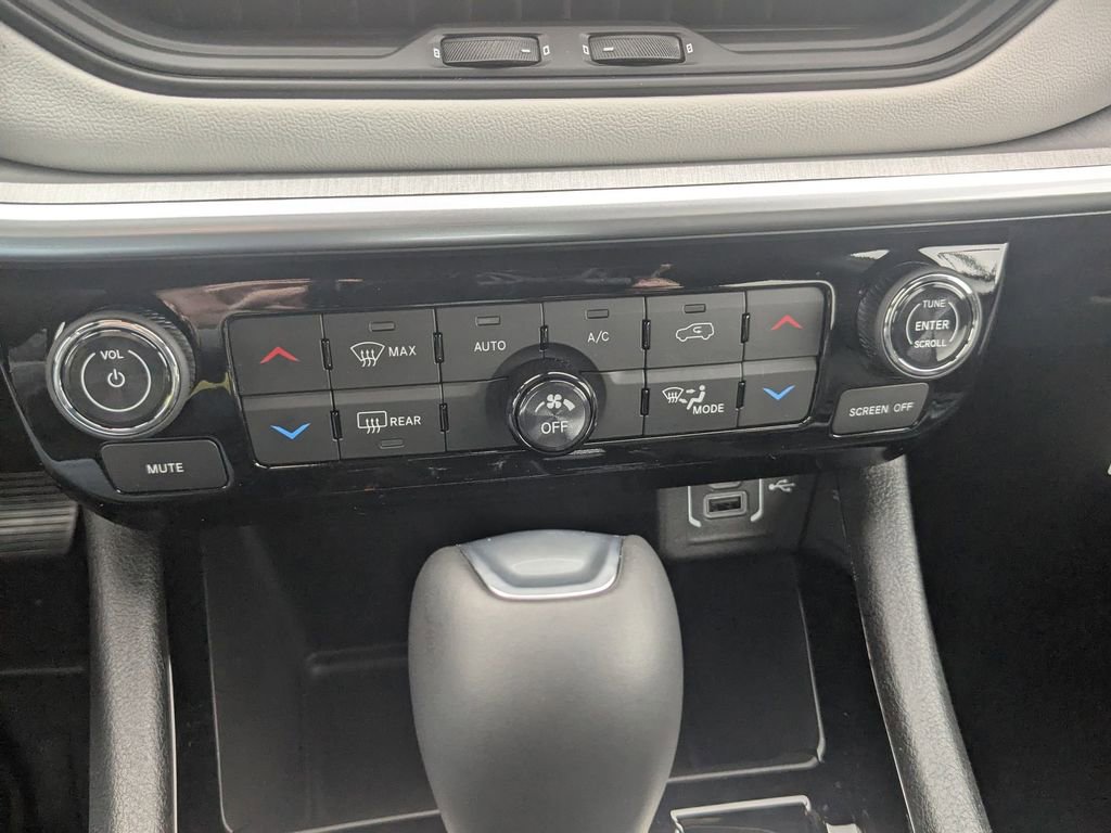 New 2026 Jeep Compass Limited w/ Sun, Sound & Navigation Group AWD/4WD image 25