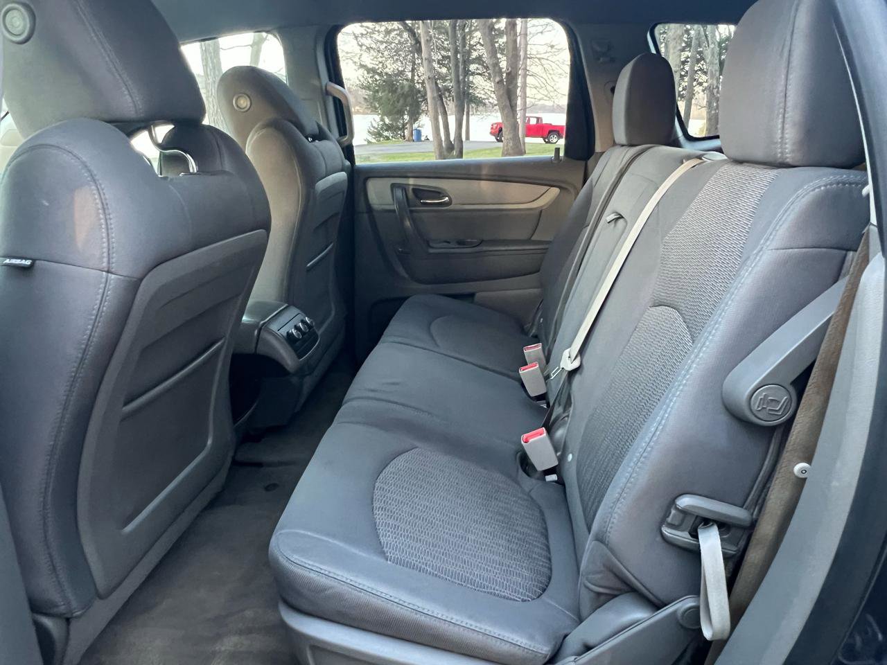 Used 2013 Chevrolet Traverse LS image 40