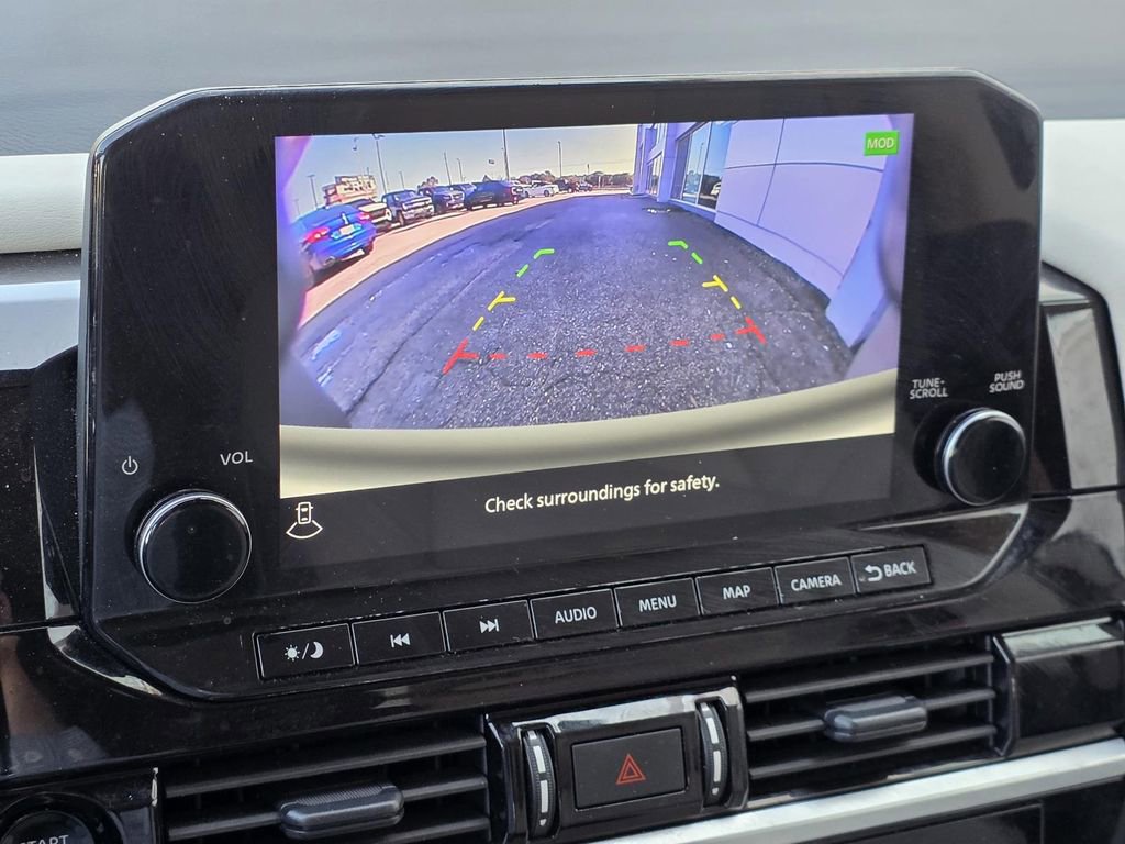 Used 2025 Nissan Pathfinder SL image 18