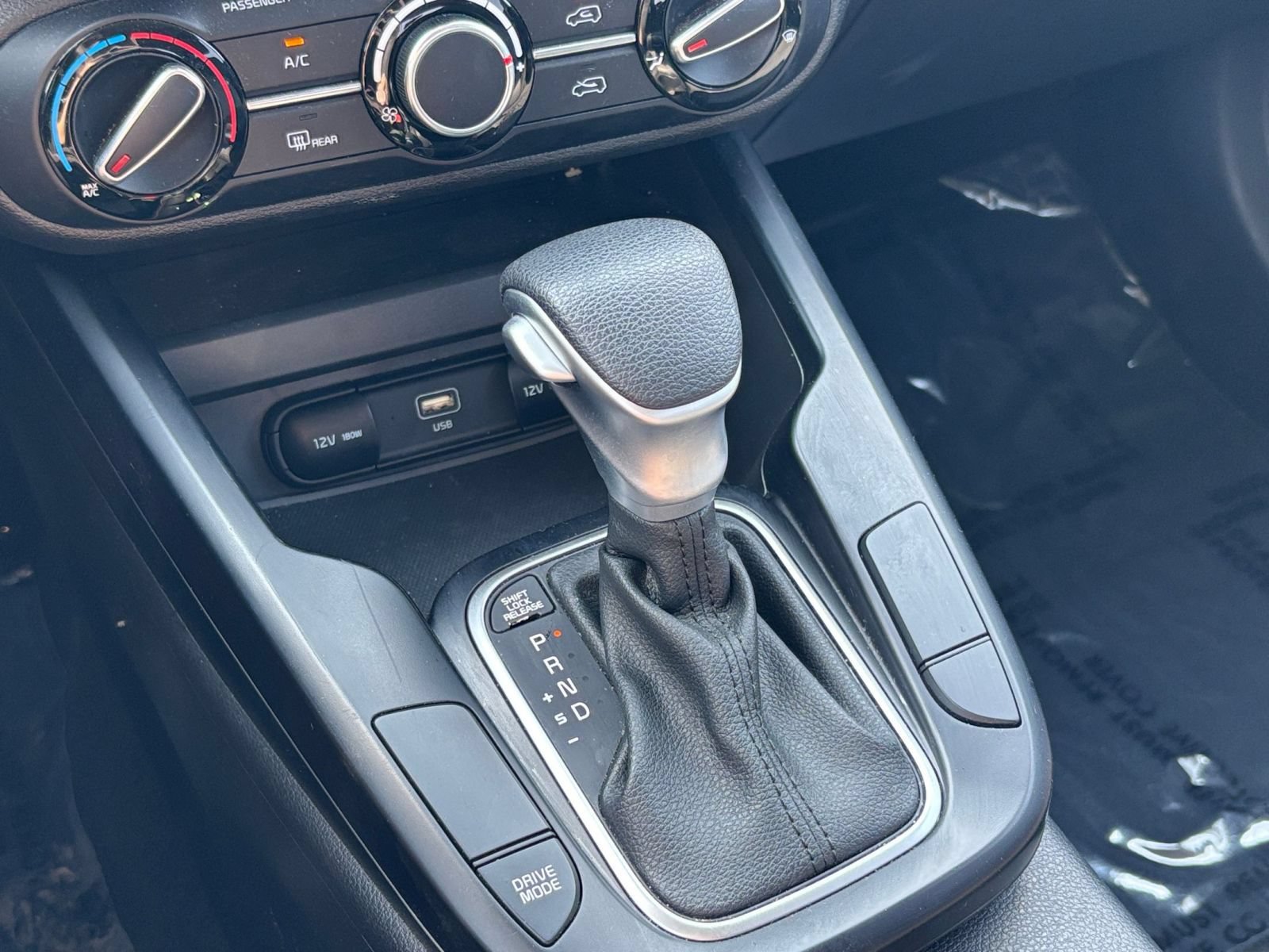 Used 2025 Kia Soul LX w/ LX Technology Package FWD image 34
