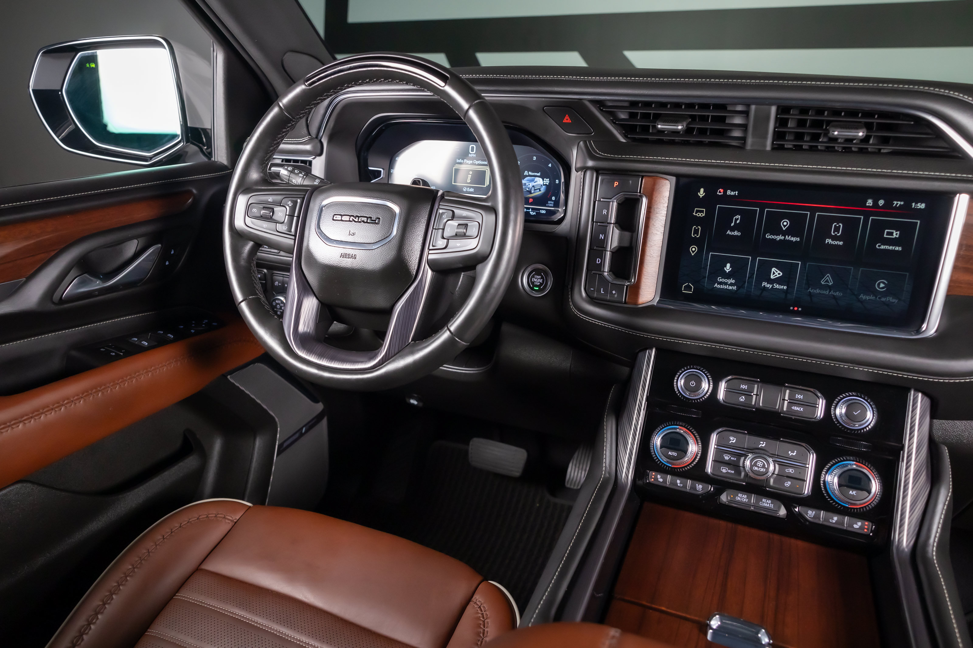Used 2023 GMC Yukon Denali Ultimate AWD/4WD image 7