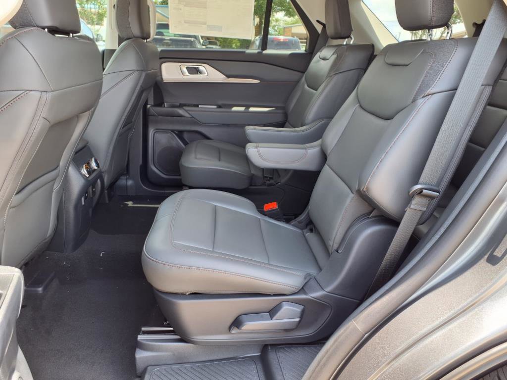 New 2025 Ford Explorer Active w/ Active Comfort Package image 8
