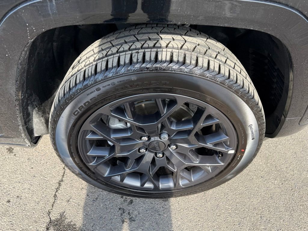 Certified 2025 Jeep Grand Cherokee Summit w/ Adv Protech Group IV image 15