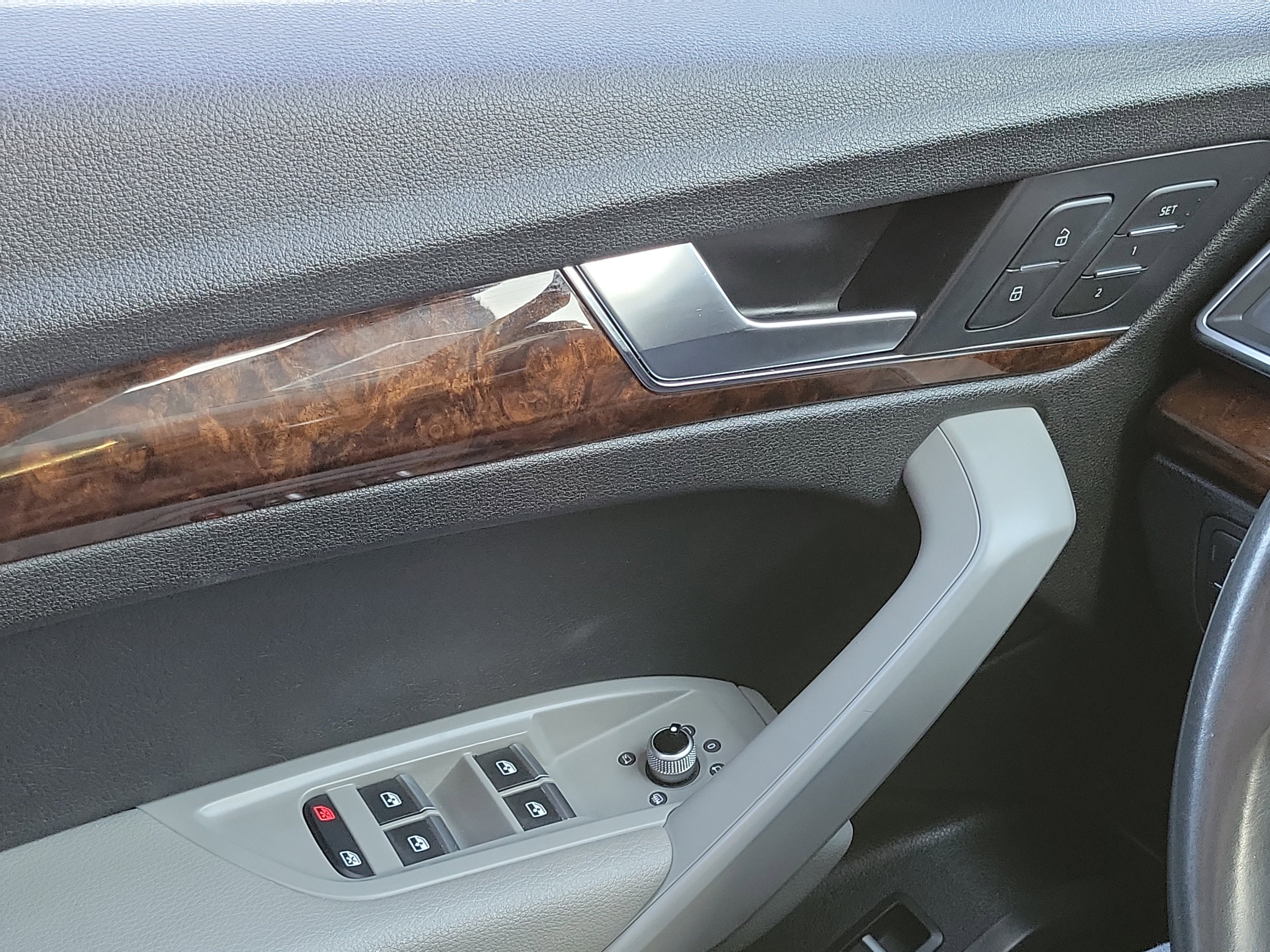 Used 2018 Audi Q5 2.0T Premium Plus w/ Premium Plus Package AWD/4WD image 17