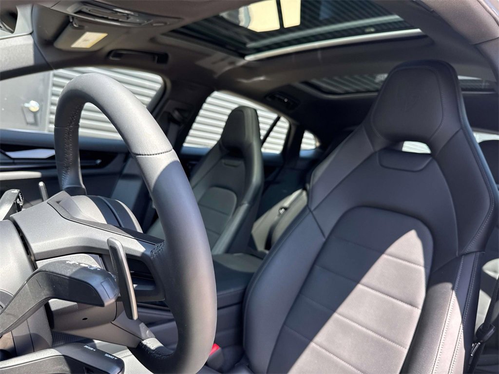 New 2025 Porsche Panamera 4 image 5