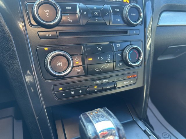 Used 2017 Ford Explorer XLT image 35