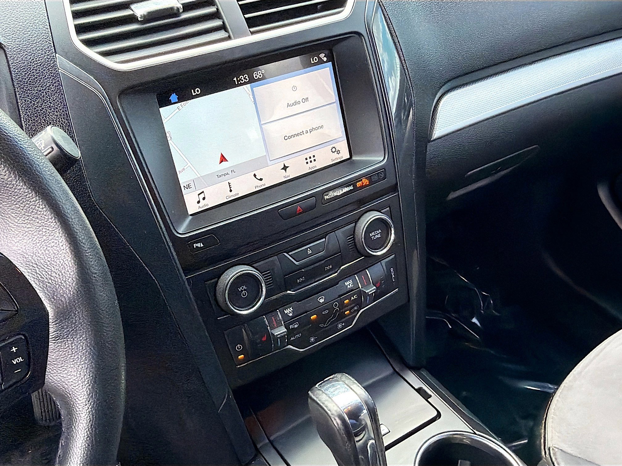 Used 2017 Ford Explorer XLT w/ Equipment Group 202A image 28