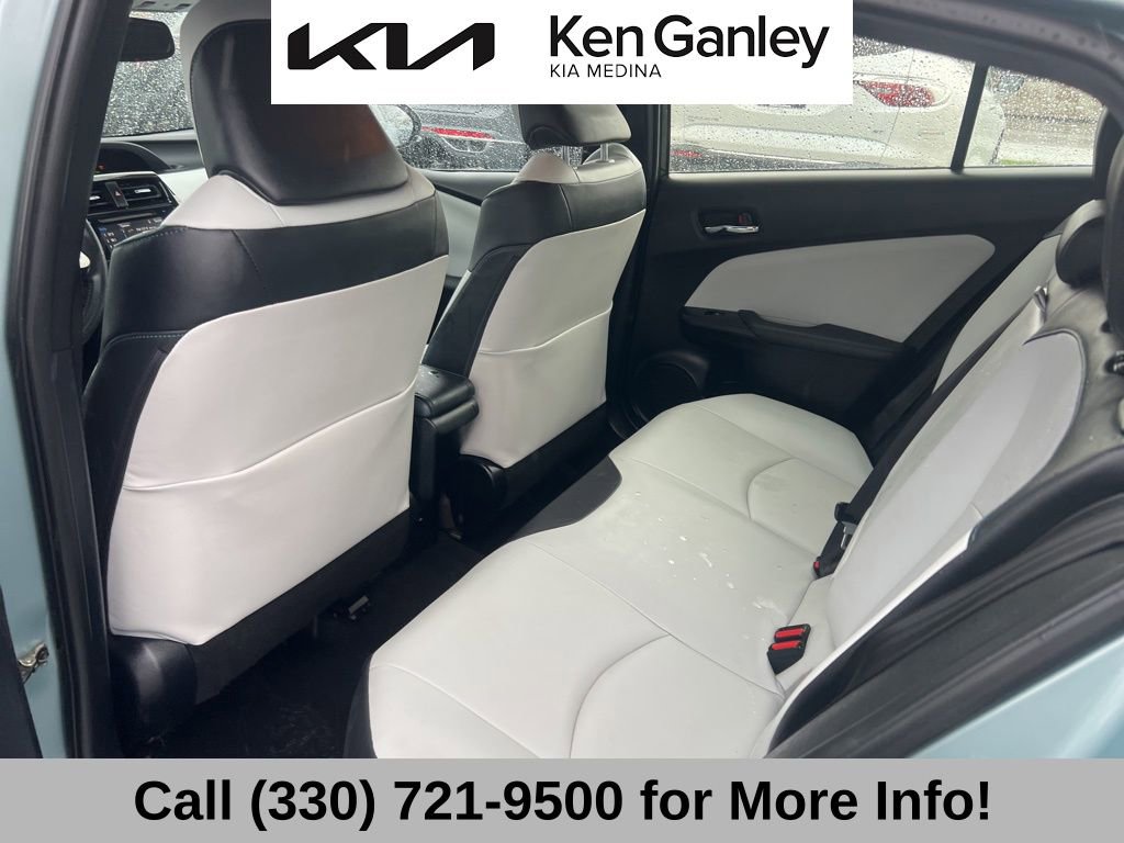 Used 2016 Toyota Prius Four w/ Advanced Technology Package image 46
