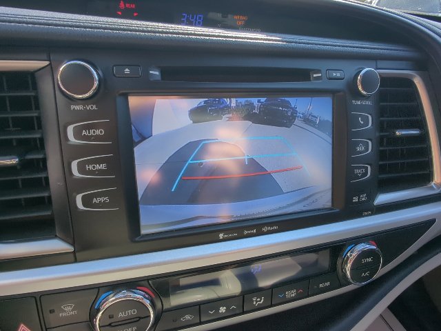 Used 2018 Toyota Highlander XLE AWD/4WD image 20