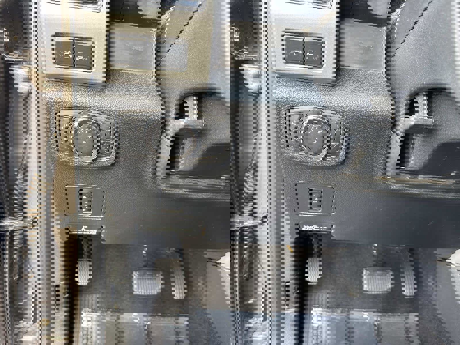 Used 2018 Ford F250 Lariat w/ Chrome Package image 31