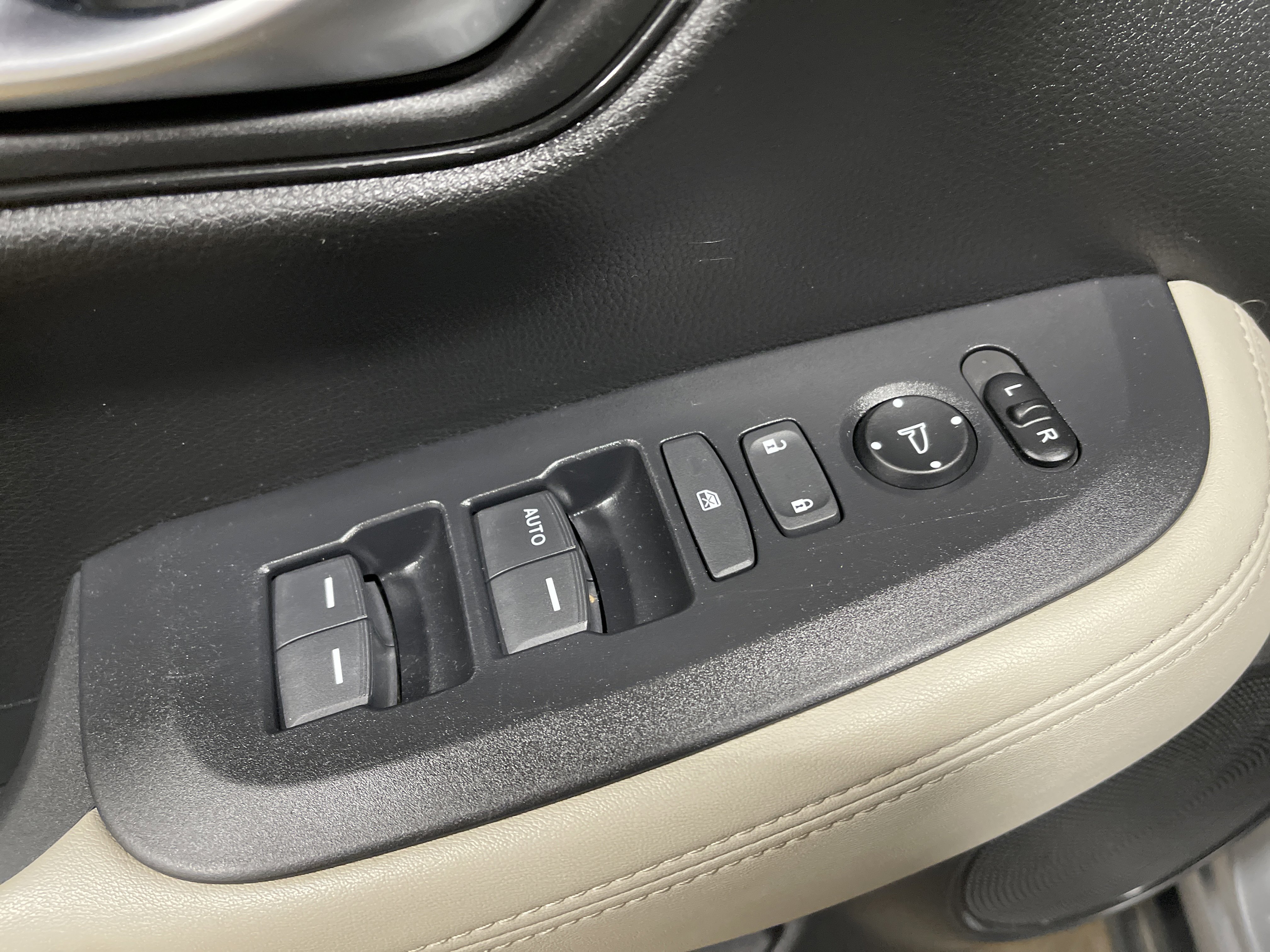 Used 2024 Honda HR-V LX image 7