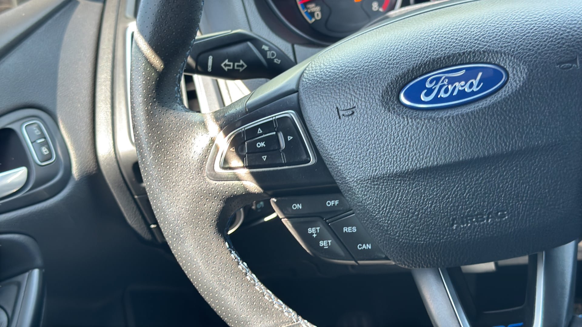 Used 2017 Ford Focus RS AWD/4WD image 27
