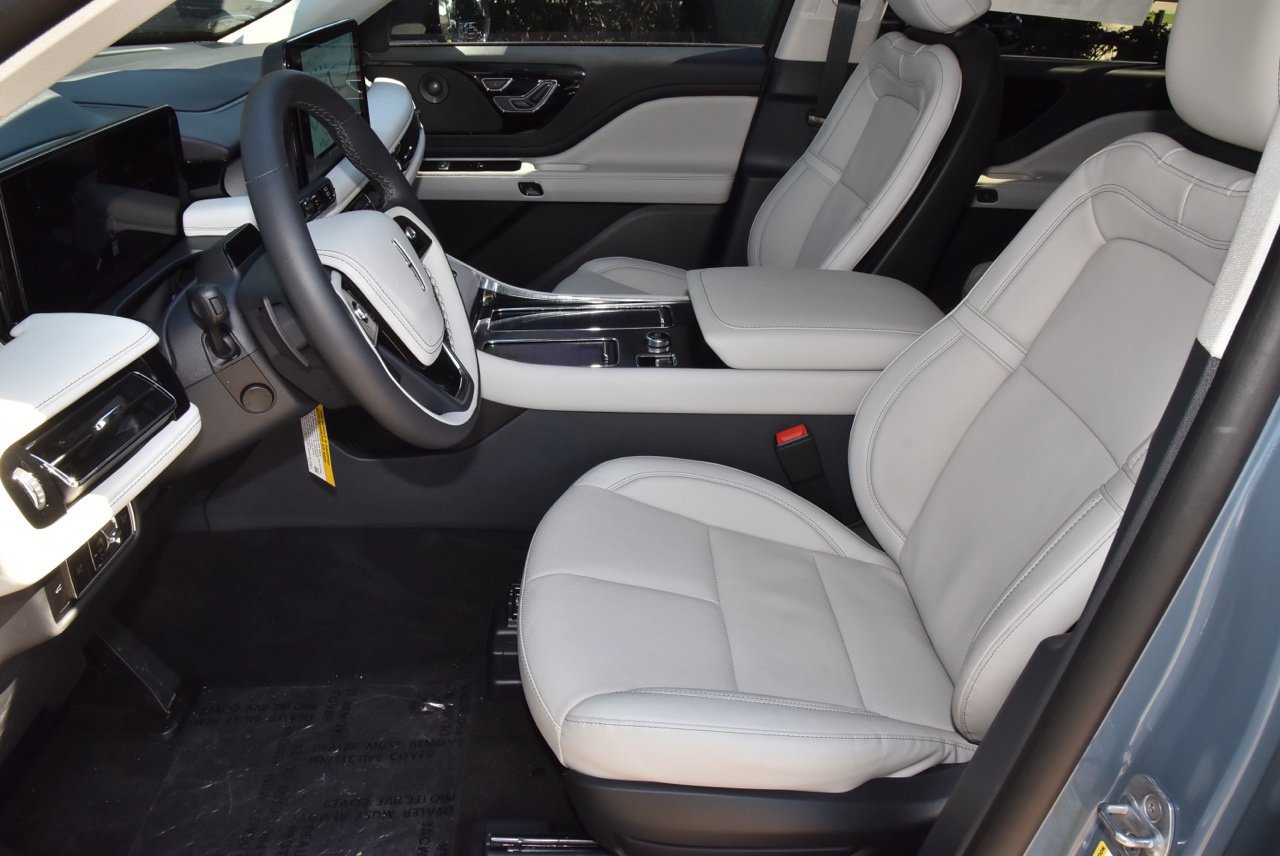 New 2026 Lincoln Aviator Reserve AWD/4WD image 13