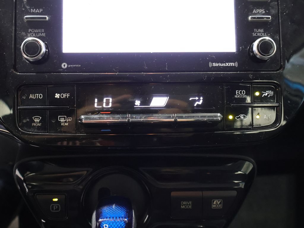 Used 2022 Toyota Prius LE AWD/4WD image 29