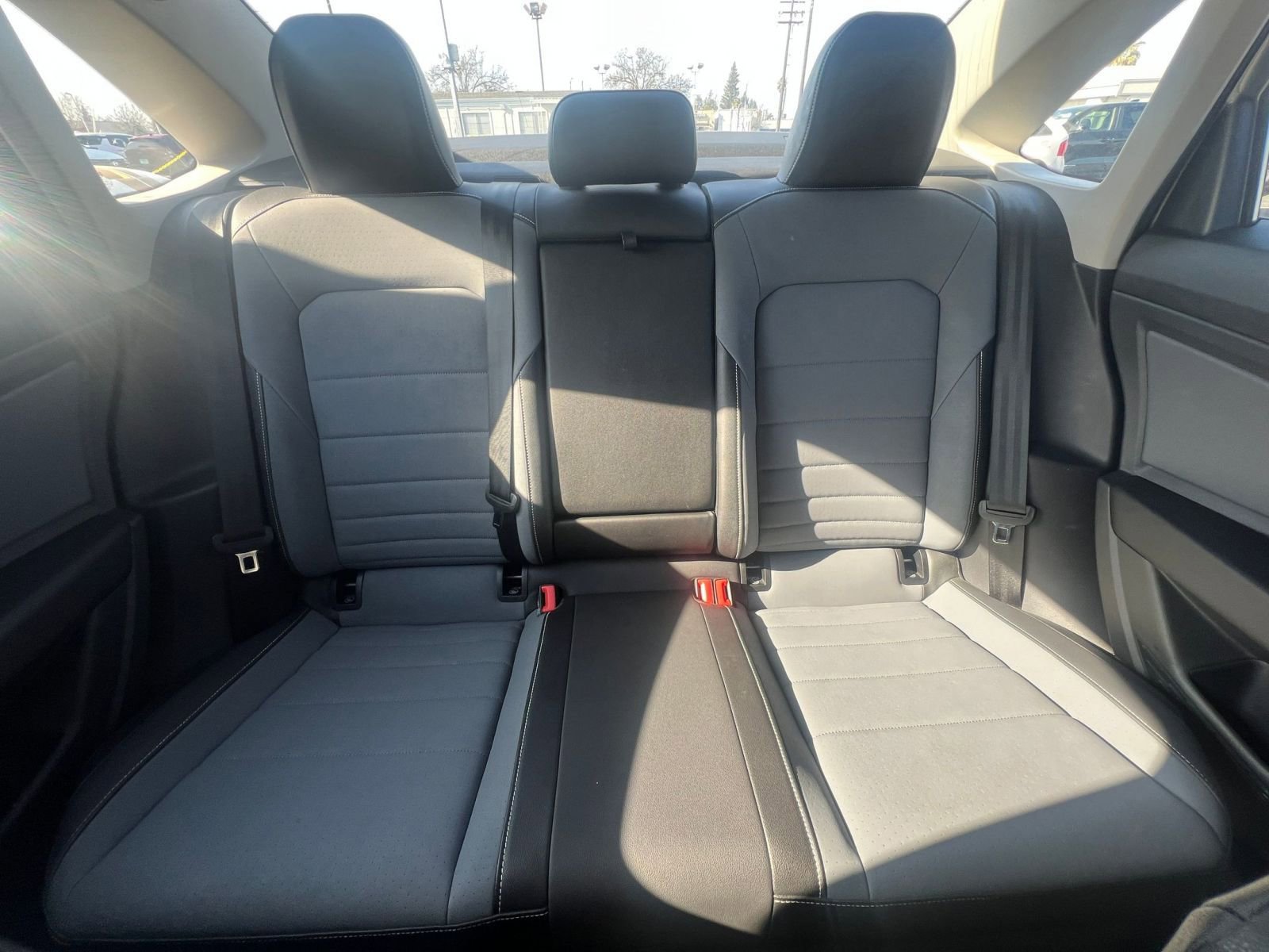 Used 2025 Volkswagen Jetta SE image 34