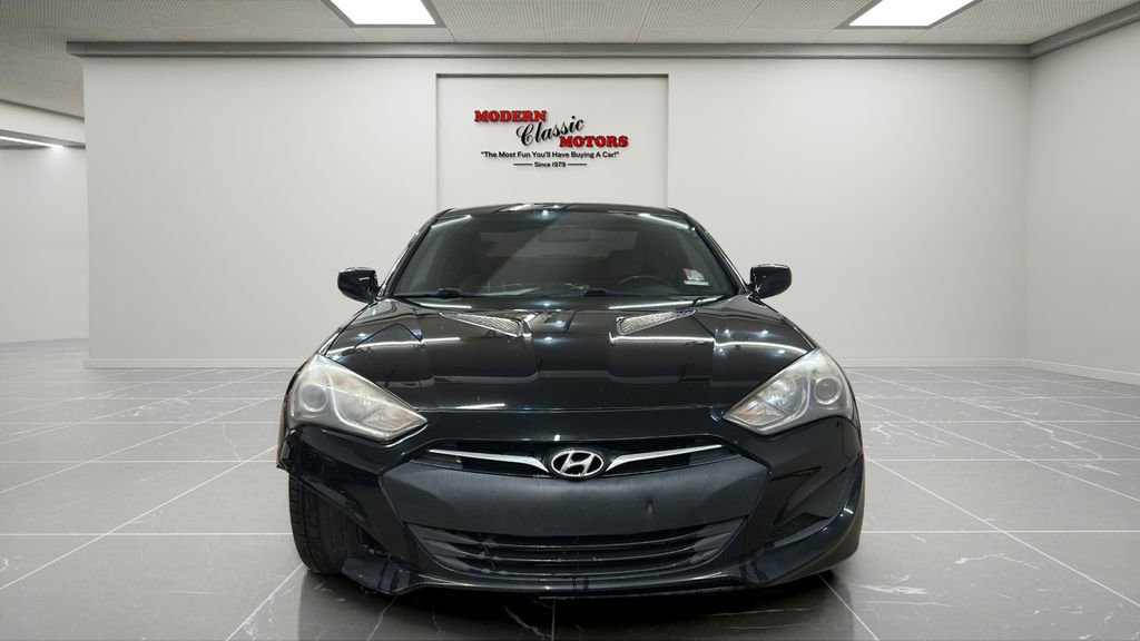 Used 2013 Hyundai Genesis 2.0T RWD image 2