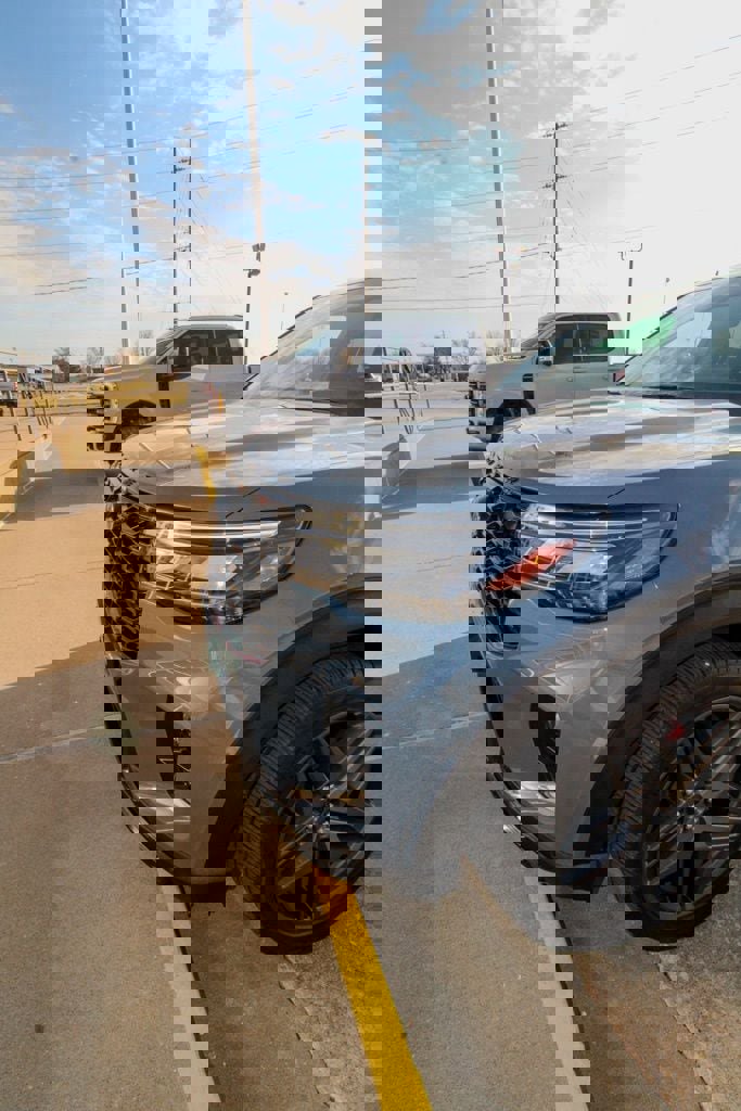 Used 2025 Ford Explorer ST-Line w/ ST-Line Street Pack image 7