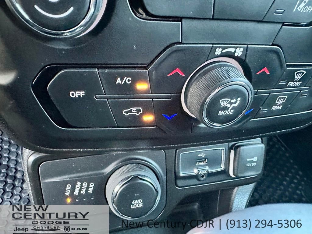 Used 2023 Jeep Renegade Latitude image 25