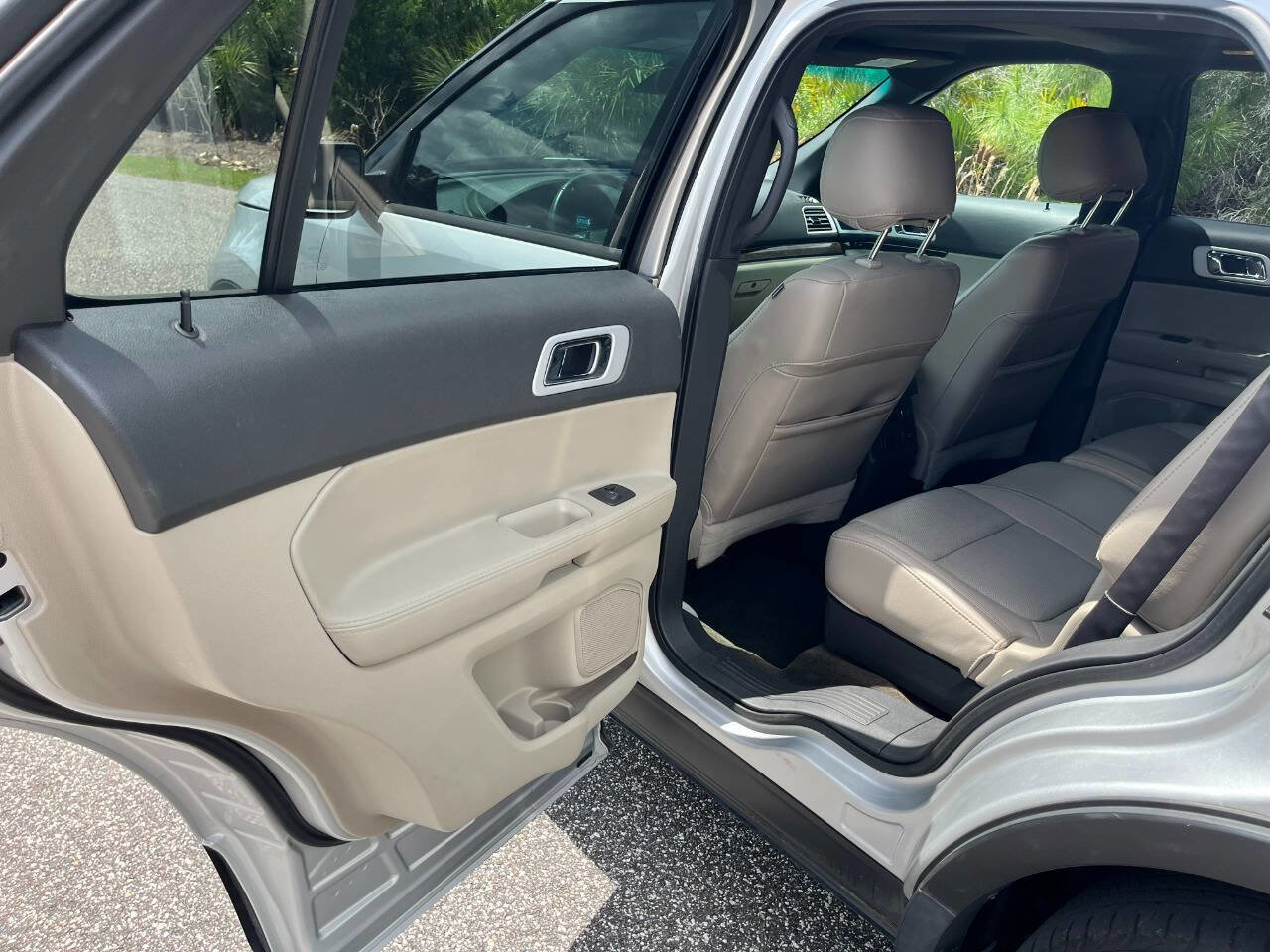 Used 2013 Ford Explorer Limited image 17