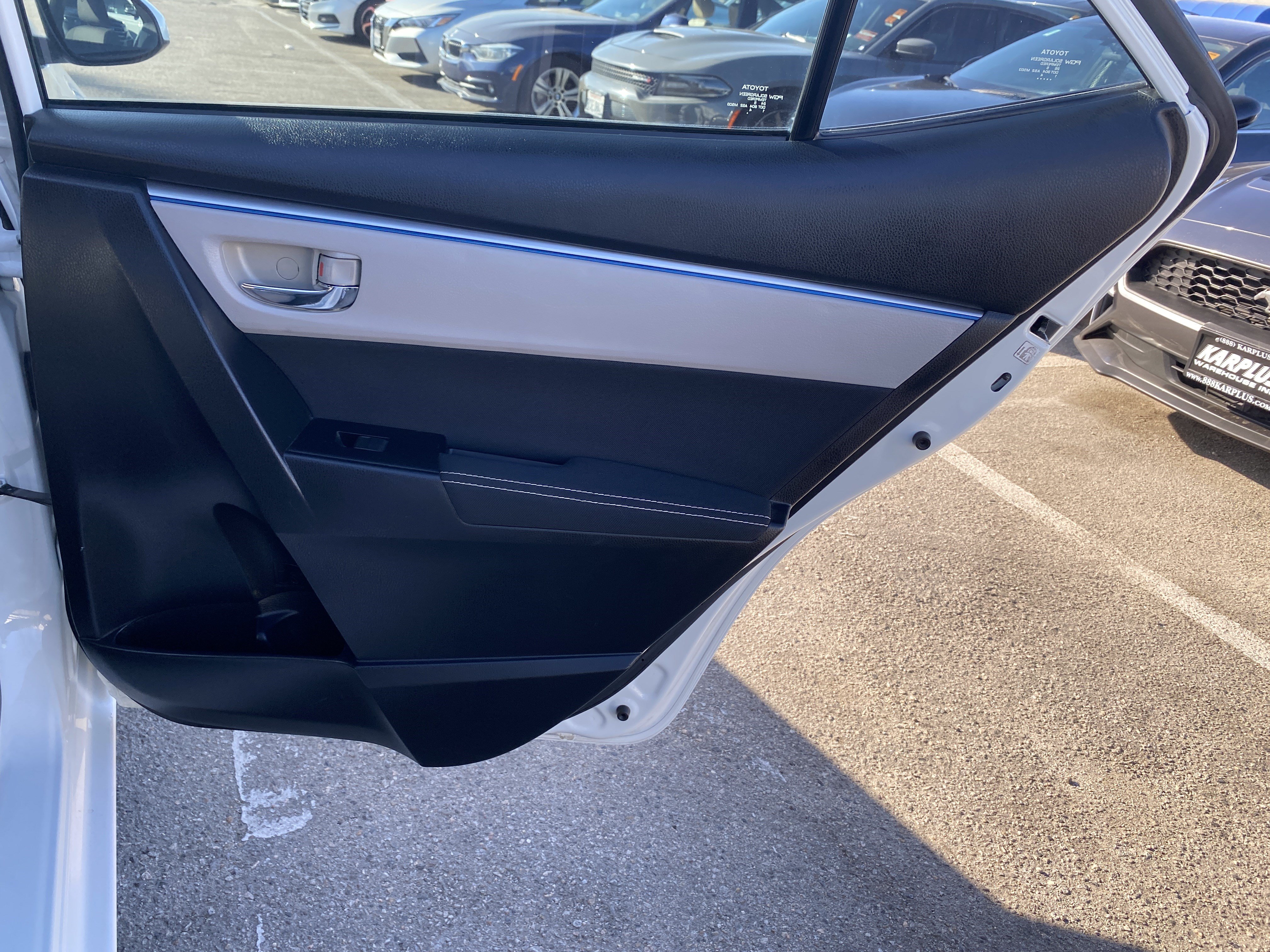 Used 2015 Toyota Corolla LE FWD image 19