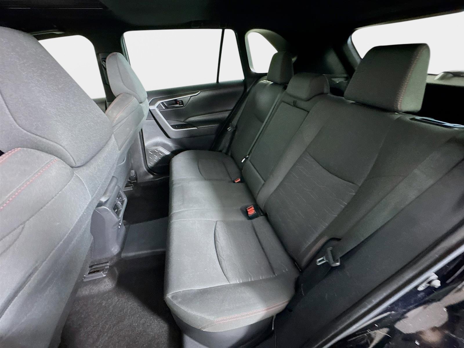 Used 2021 Toyota RAV4 SE w/ Weather & Moonroof Package AWD/4WD image 23