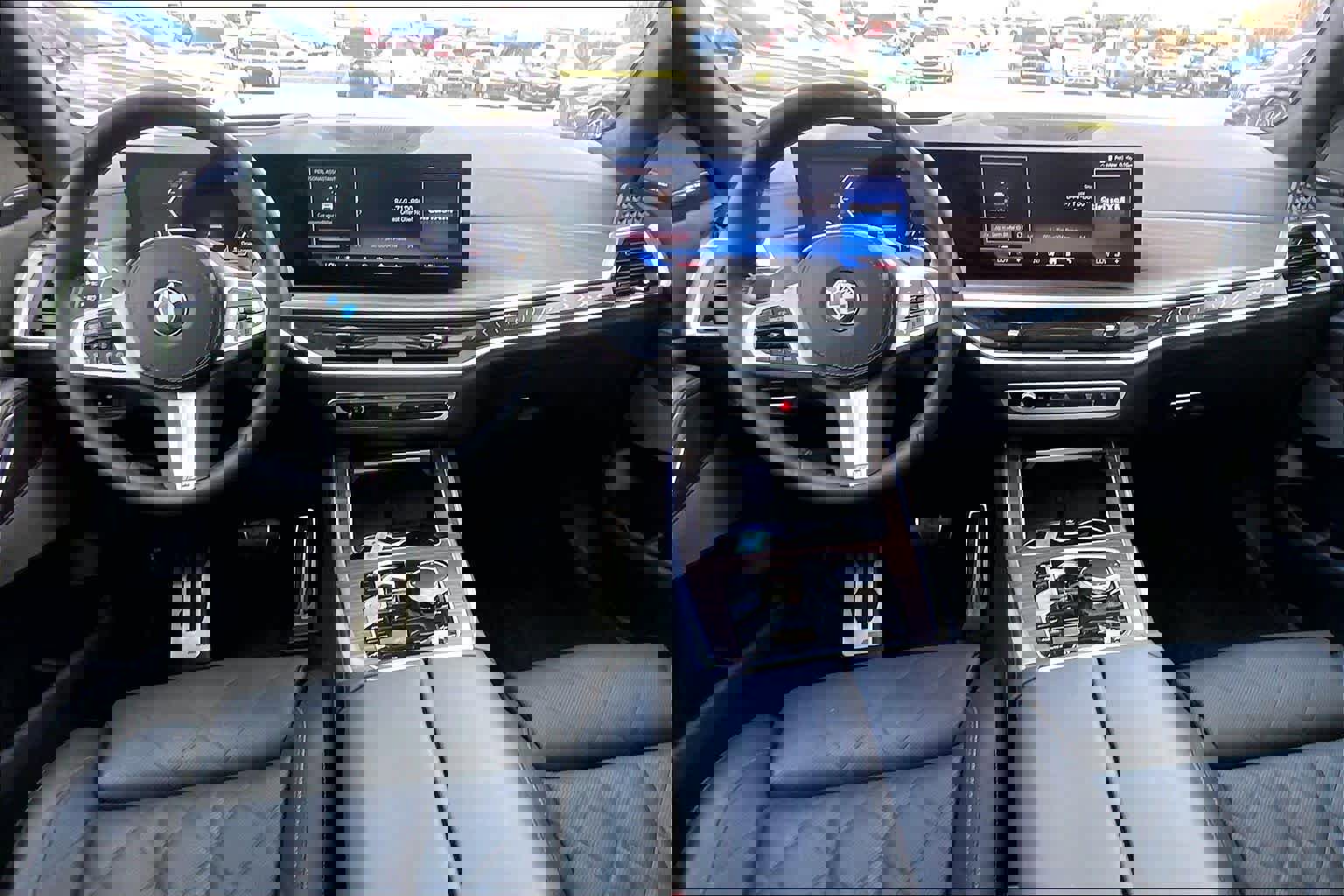 Used 2024 BMW X7 xDrive40i w/ M Sport Package image 15