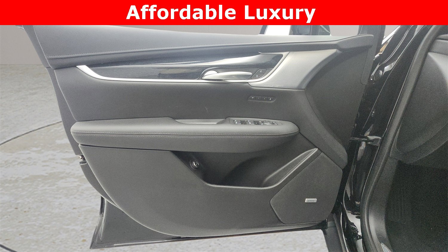 Used 2025 Cadillac XT5 Premium Luxury image 12