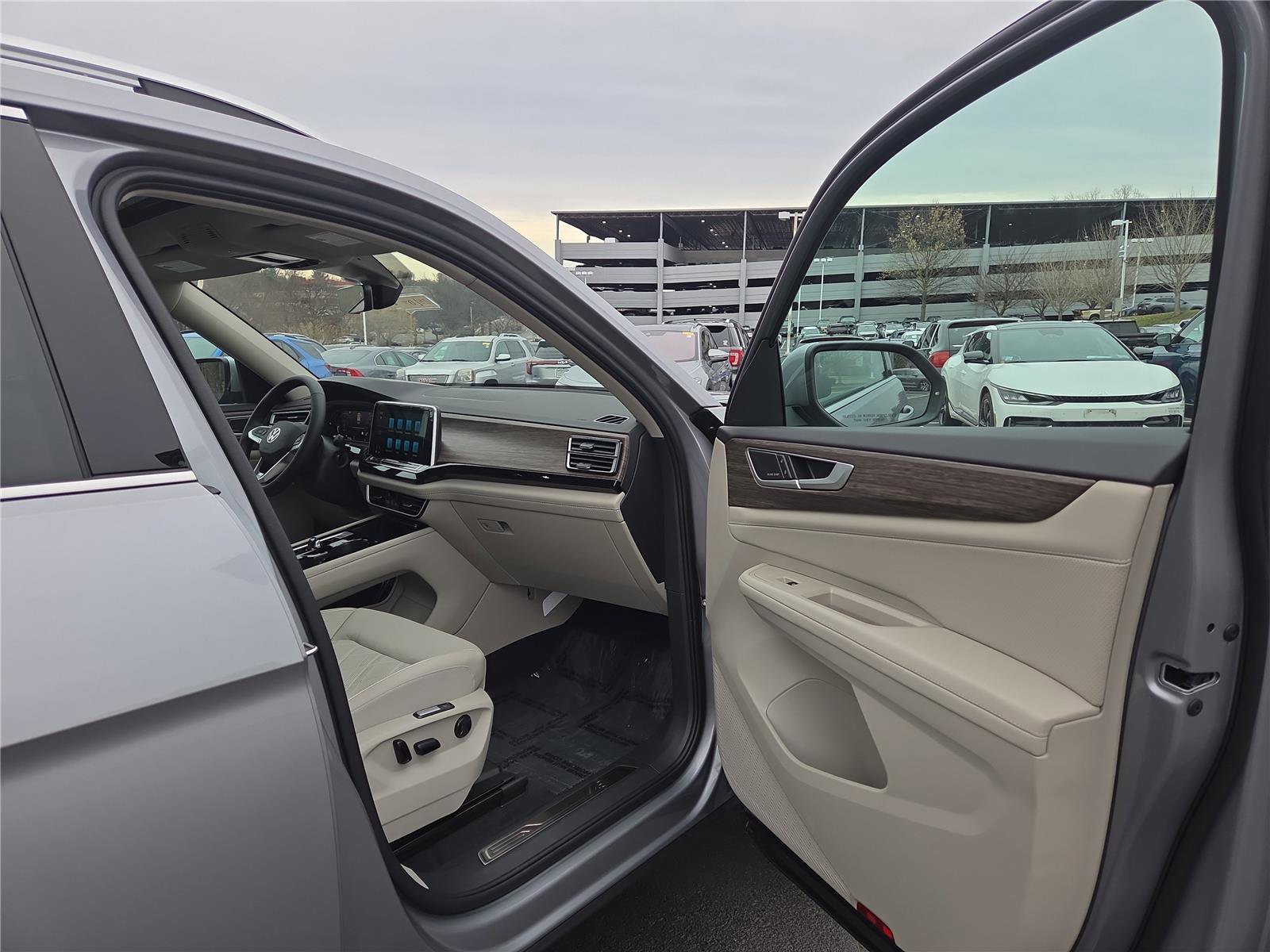 New 2026 Volkswagen Atlas SEL Premium R-Line image 27