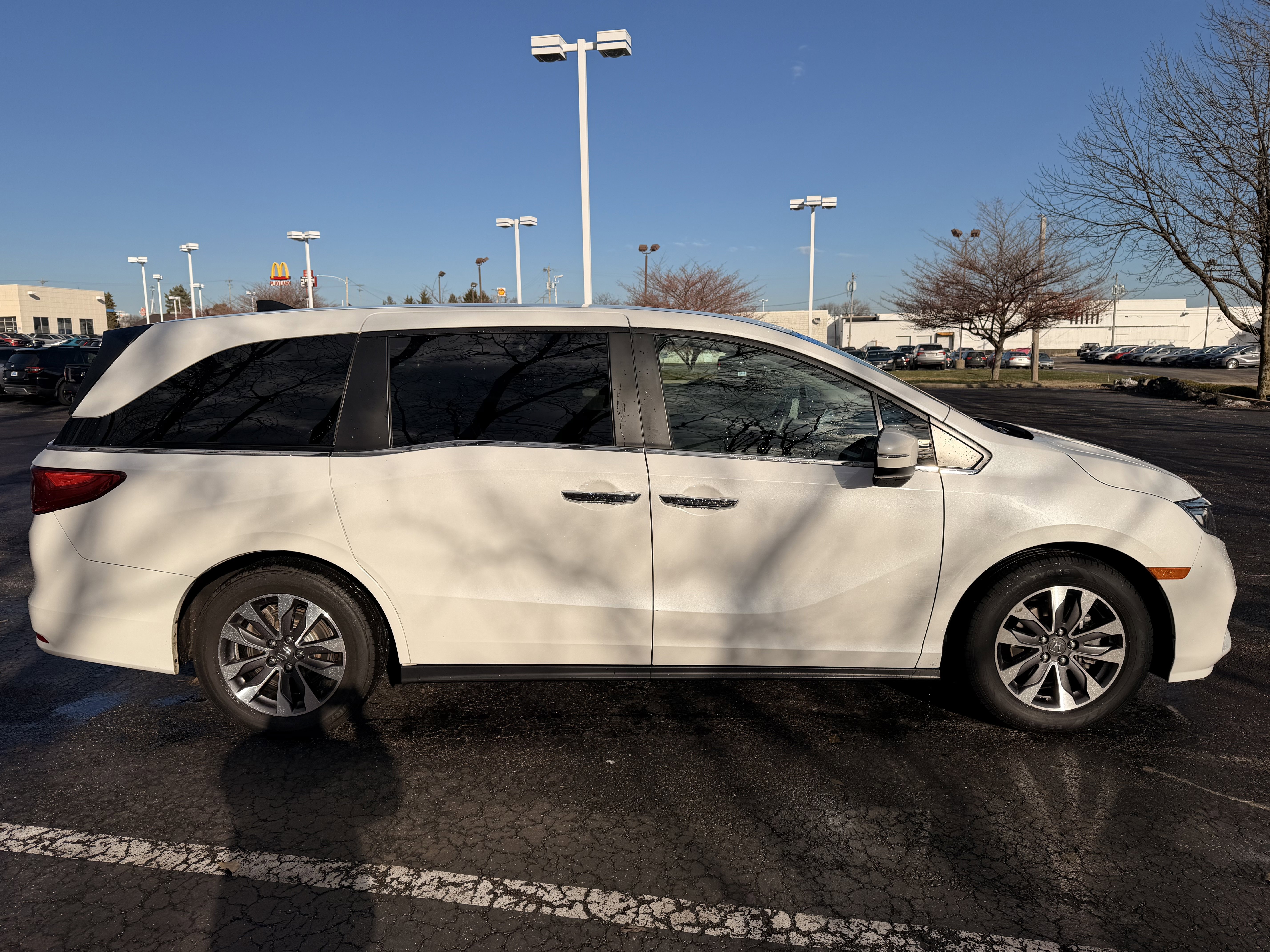 Used 2023 Honda Odyssey EX-L image 2