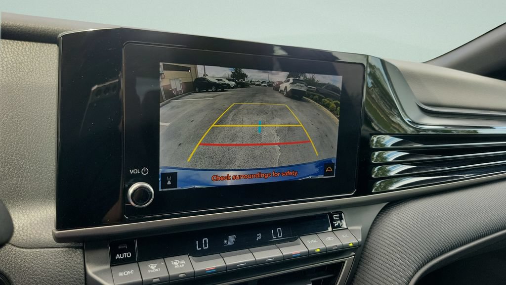 Used 2025 Toyota Camry SE FWD image 20