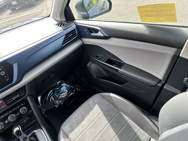 Used 2024 Volkswagen Taos SE image 22