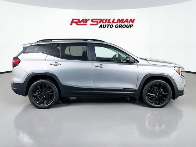 Used 2024 GMC Terrain SLE w/ Driver Convenience Package AWD/4WD image 5