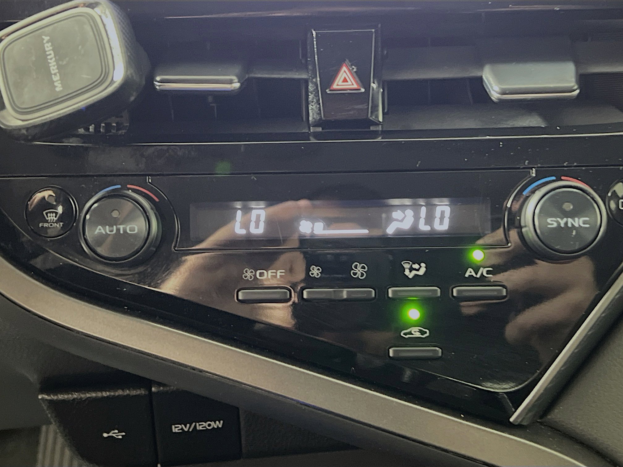 Used 2024 Toyota Camry SE image 25