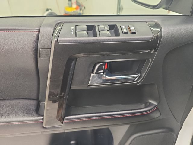Used 2017 Toyota 4Runner TRD Off-Road Premium AWD/4WD image 35