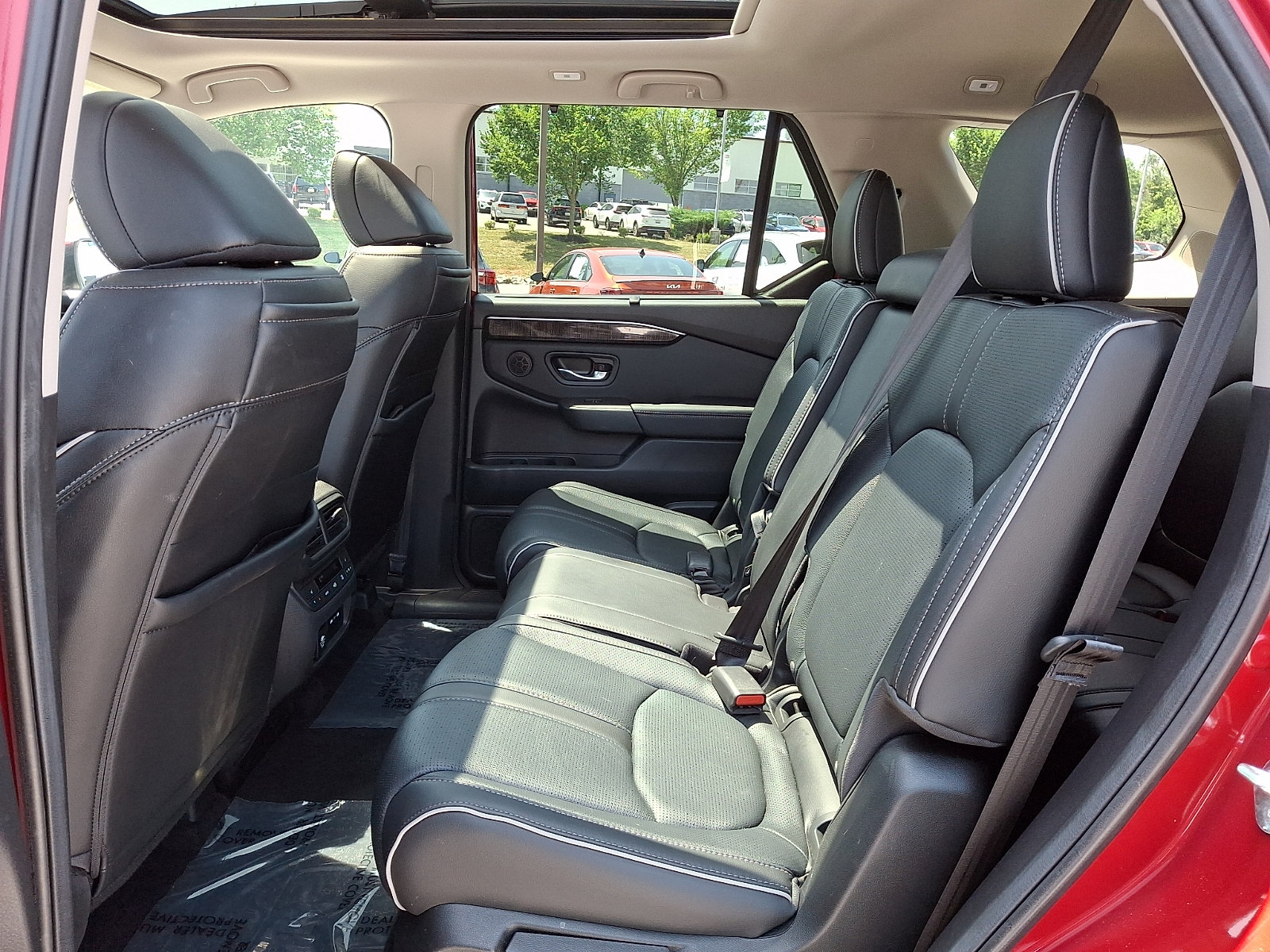 Used 2025 Honda Pilot Elite image 10
