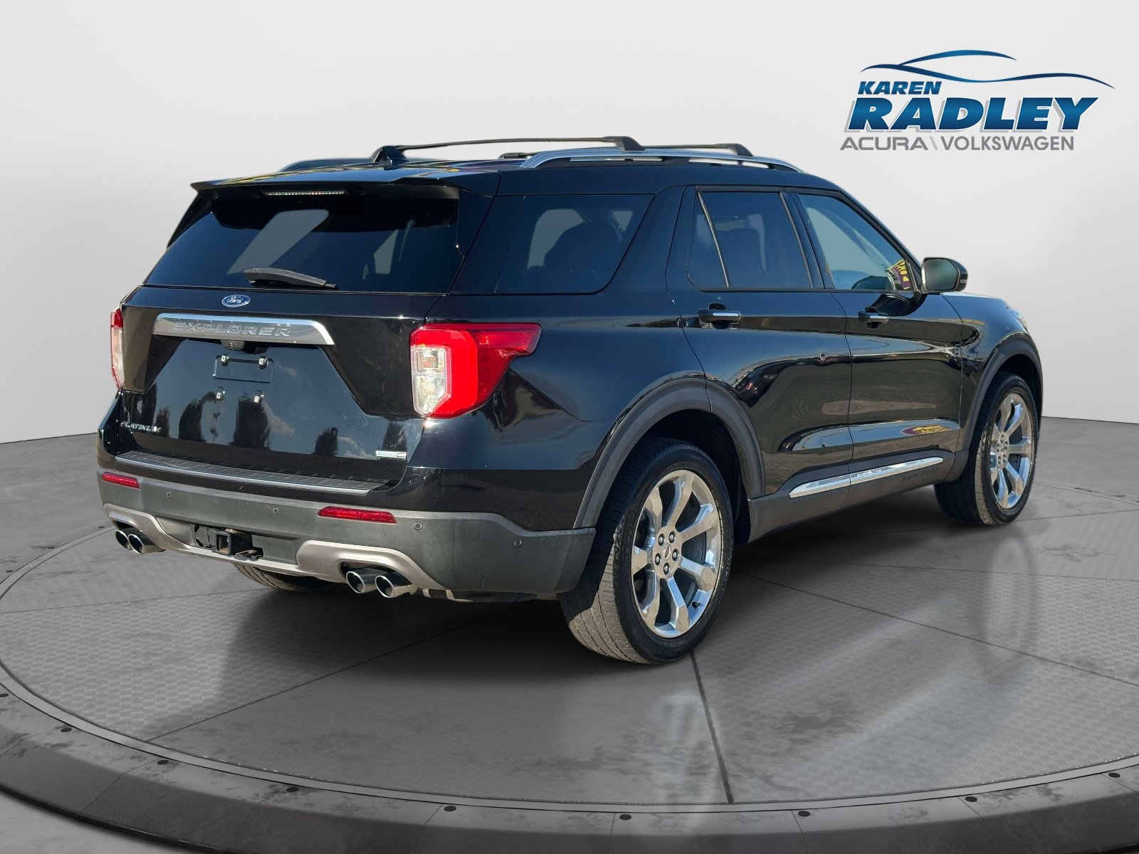 Used 2020 Ford Explorer Platinum w/ Premium Technology Package AWD/4WD image 2