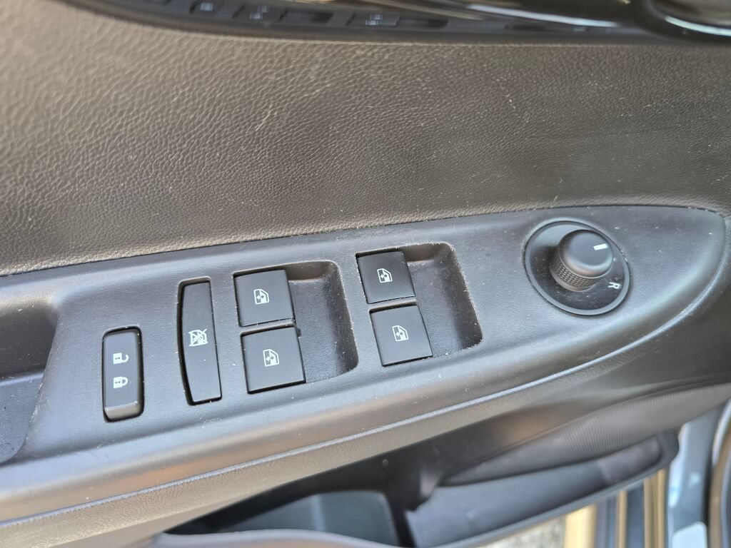 Used 2019 Chevrolet Spark ACTIV FWD image 23