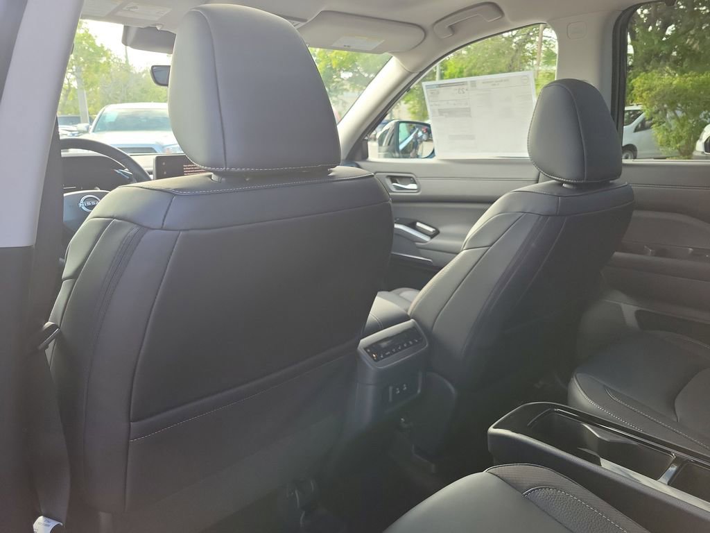 New 2026 Nissan Pathfinder SL AWD/4WD image 15