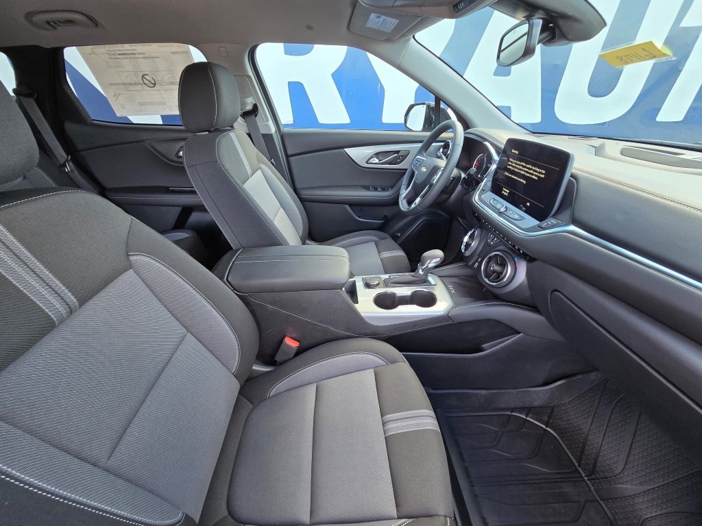 New 2025 Chevrolet Blazer LT w/ Convenience Package image 26