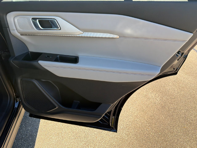 New 2027 Ford Explorer Active w/ Active Comfort Package RWD image 17