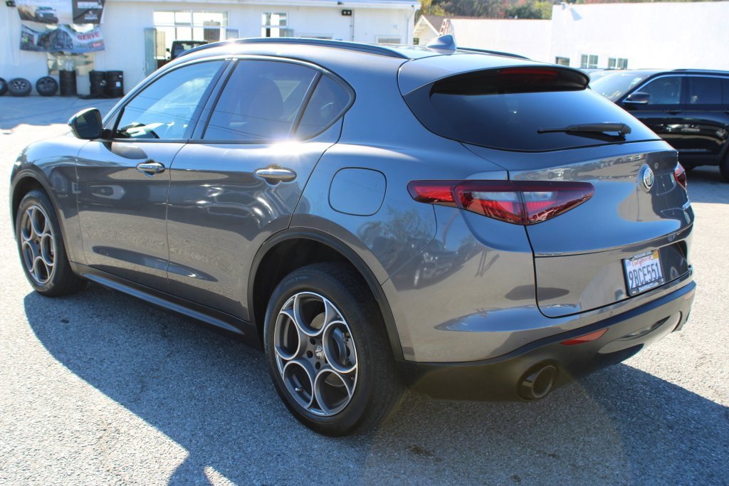 Used 2022 Alfa Romeo Stelvio Sprint image 6