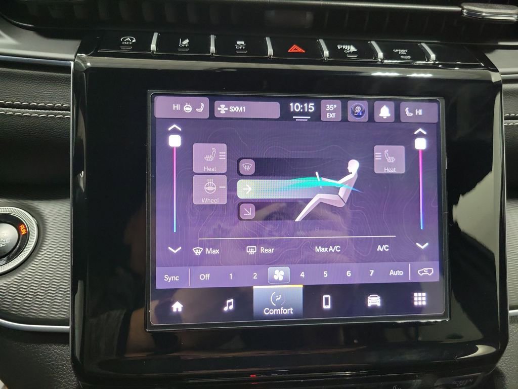 Used 2025 Jeep Grand Cherokee Altitude image 4