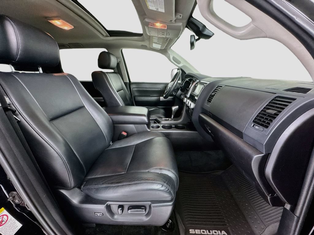 Used 2018 Toyota Sequoia TRD Sport AWD/4WD image 30