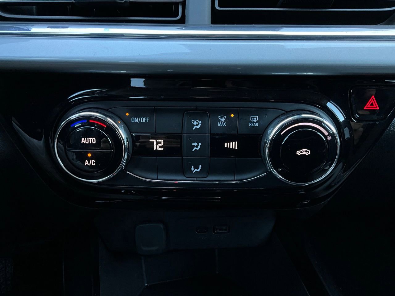 Used 2025 Chevrolet Trax LT image 25