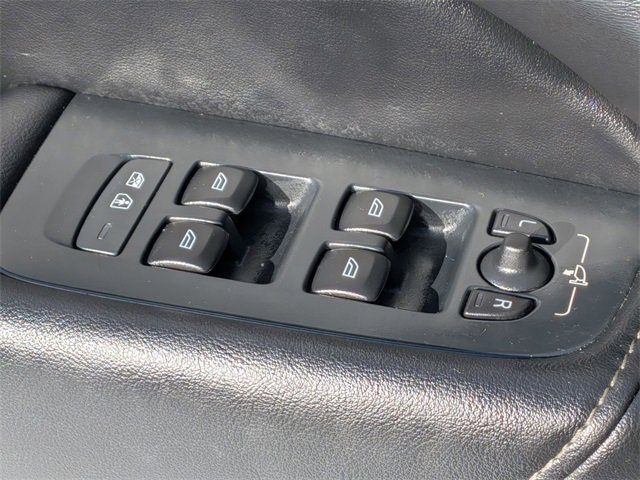 Used 2022 Volvo XC60 B5 Inscription image 16