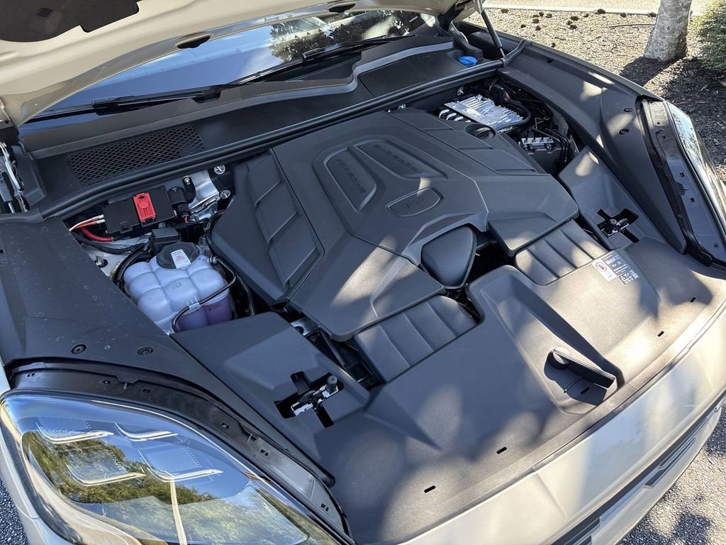 Certified 2026 Porsche Cayenne image 30