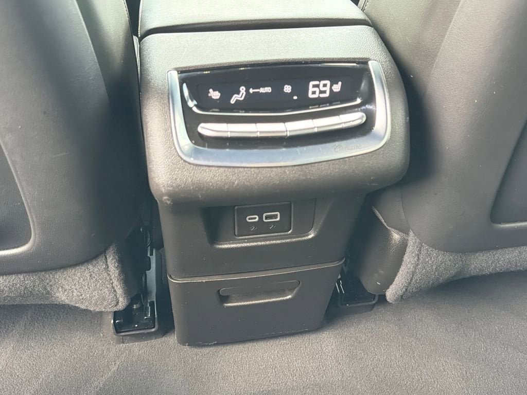 Certified 2023 Cadillac XT6 Premium Luxury AWD/4WD image 12