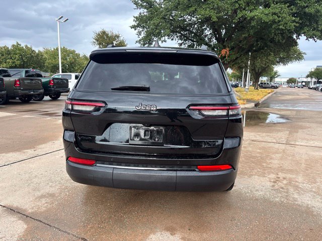Used 2024 Jeep Grand Cherokee L Altitude AWD/4WD image 6